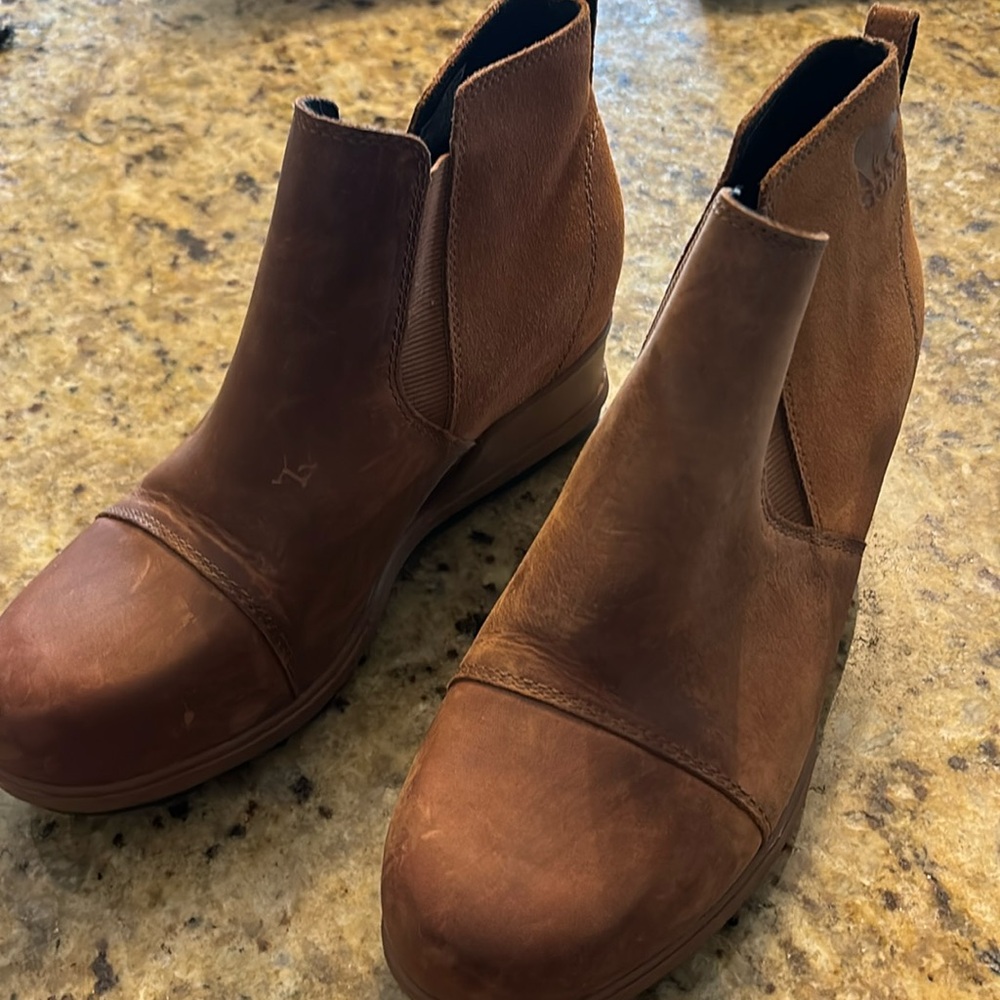 Sorel Evie size 9